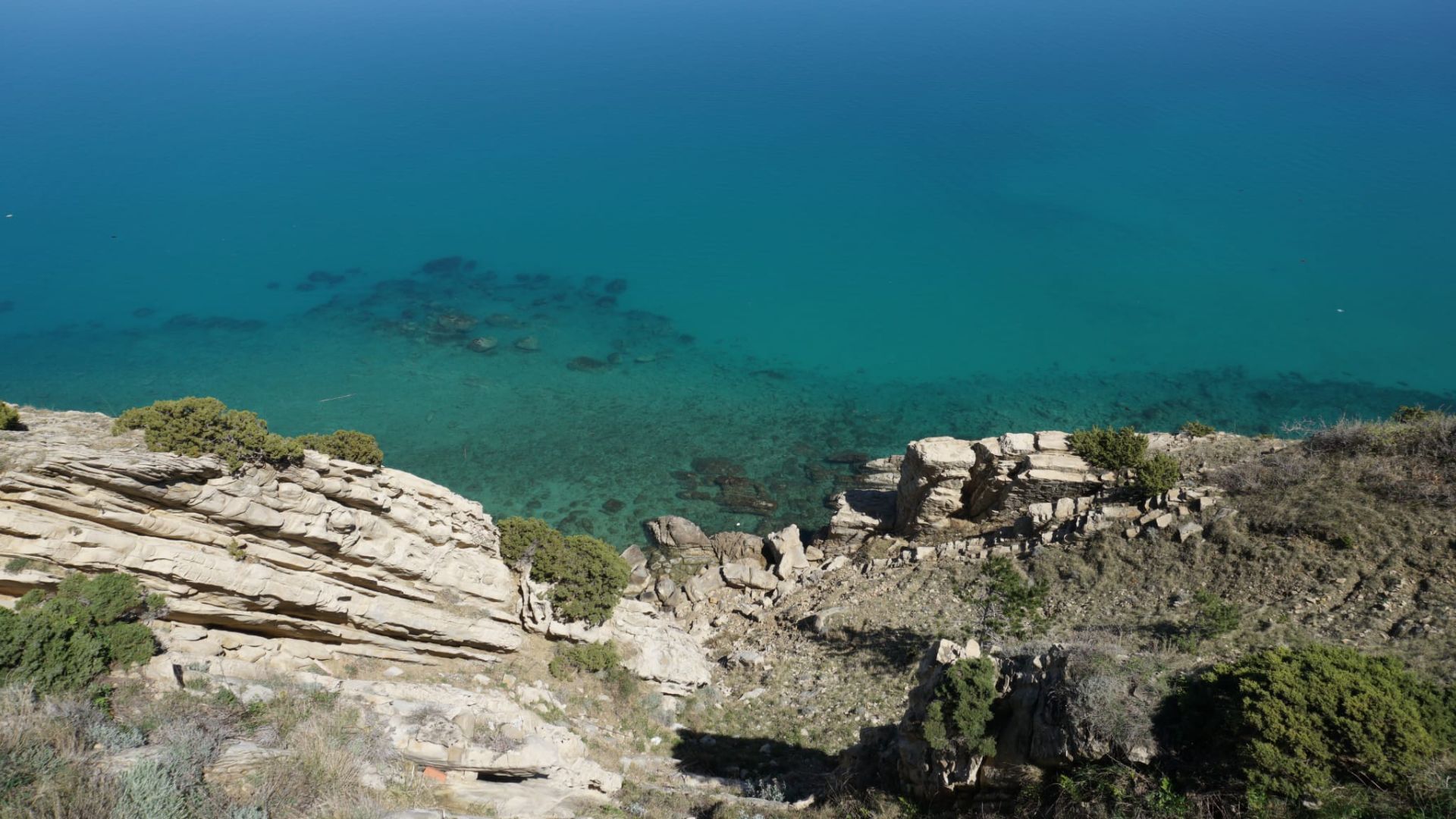 Ljepote otoka Paga: Prekrasni prizori otoka Paga, uključujući plaže, prirodne ljepote, povijesne građevine i autentične detalje iz Novalje i okolice, snimljeni objektivom Nadija Kralja.