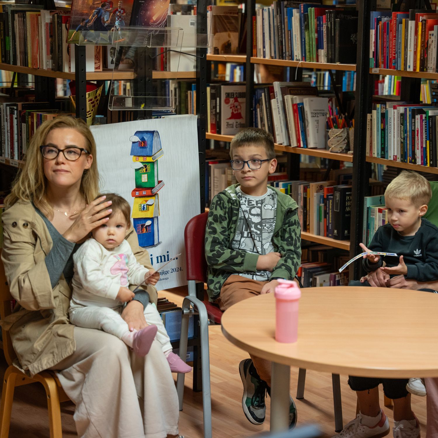 Gostovanje u Knjižnici Šime Šugar Ivanov u Kolanu: Maja Cimbal predstavlja slikovnice „David i seka Vita“ i „David i usisivač Šaša“
