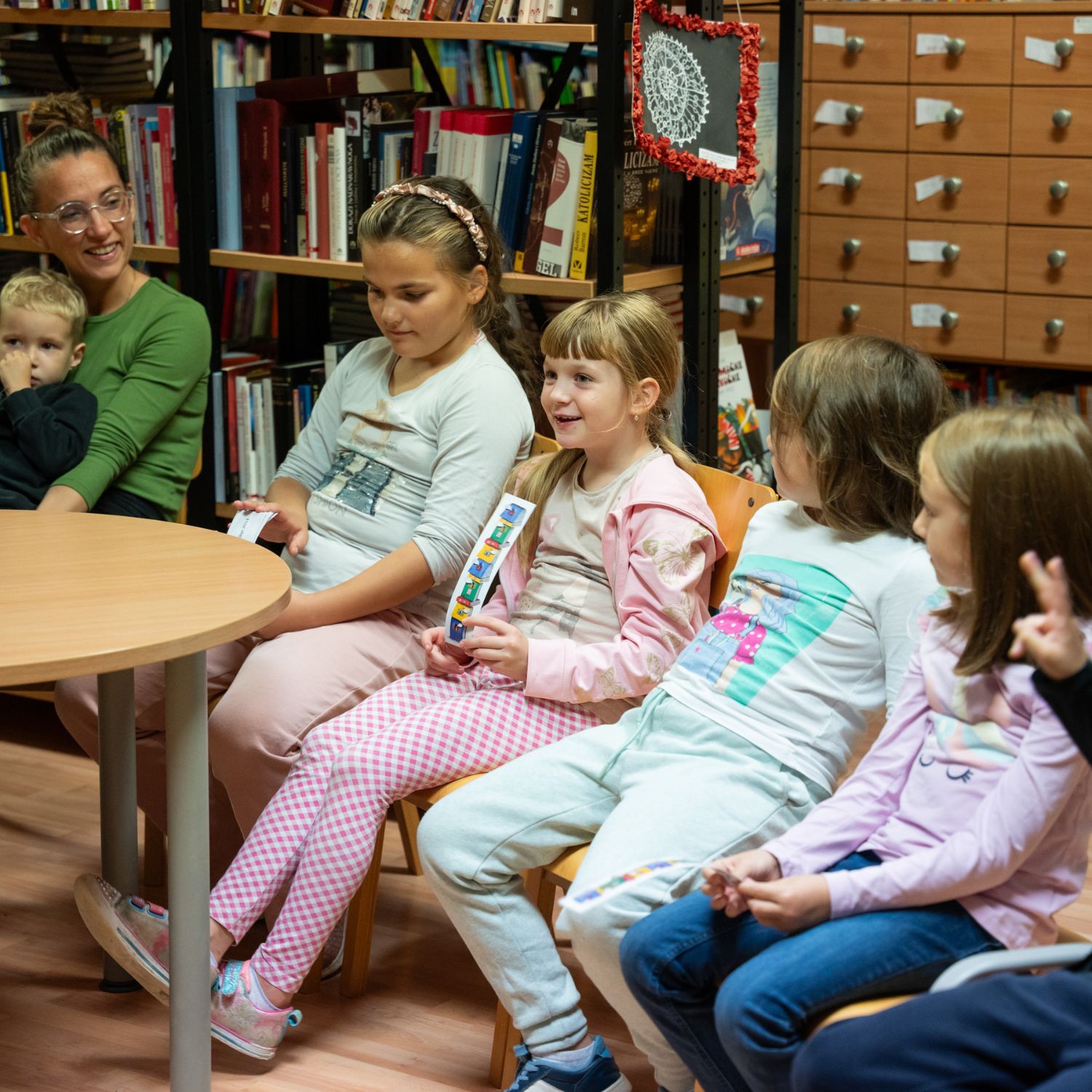 Gostovanje u Knjižnici Šime Šugar Ivanov u Kolanu: Maja Cimbal predstavlja slikovnice „David i seka Vita“ i „David i usisivač Šaša“