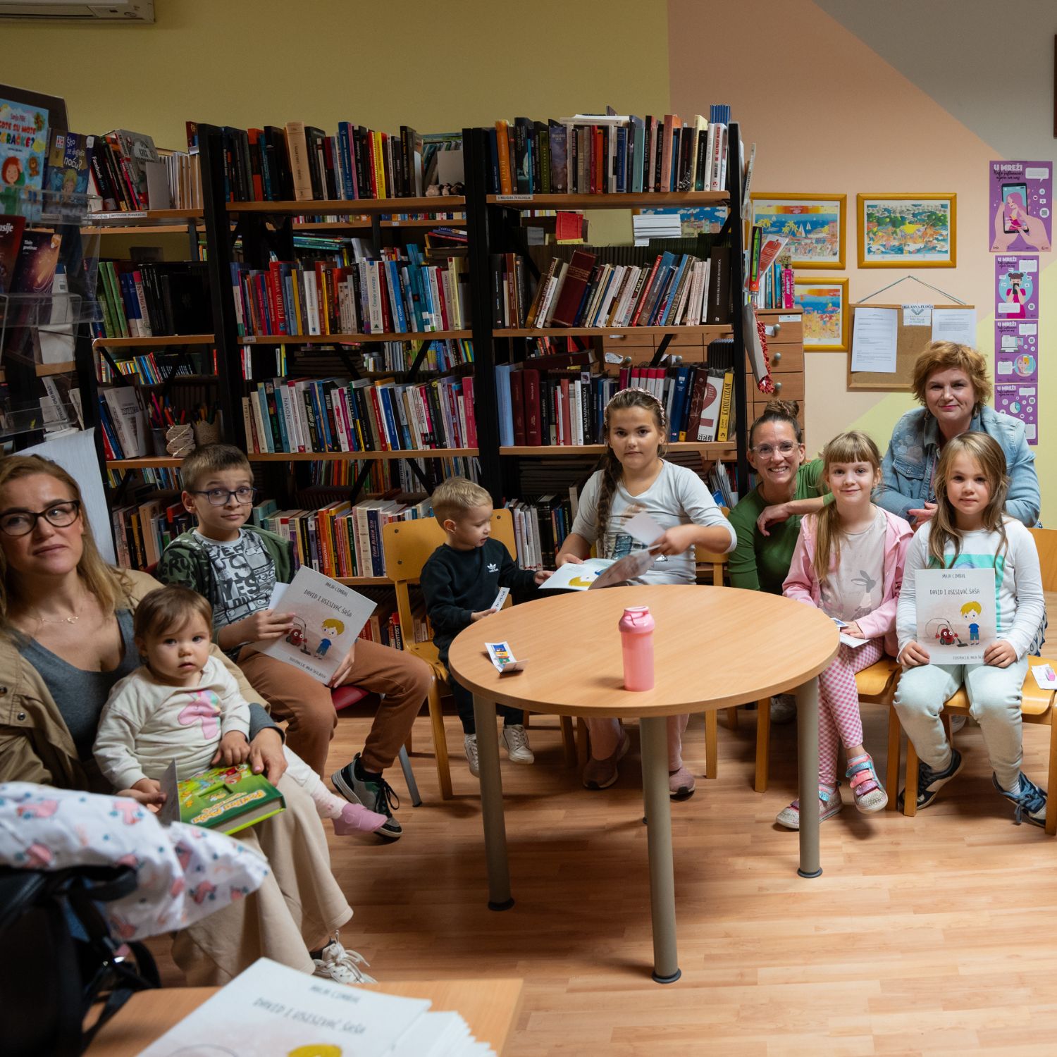 Gostovanje u Knjižnici Šime Šugar Ivanov u Kolanu: Maja Cimbal predstavlja slikovnice „David i seka Vita“ i „David i usisivač Šaša“