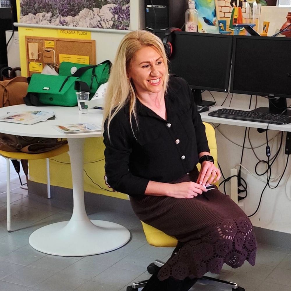 Gostovanje u Knjižnici Pag – Zadar čita 2025: Maja Cimbal čita djeci i vodi kreativne radionice o Davidovim pustolovinama.